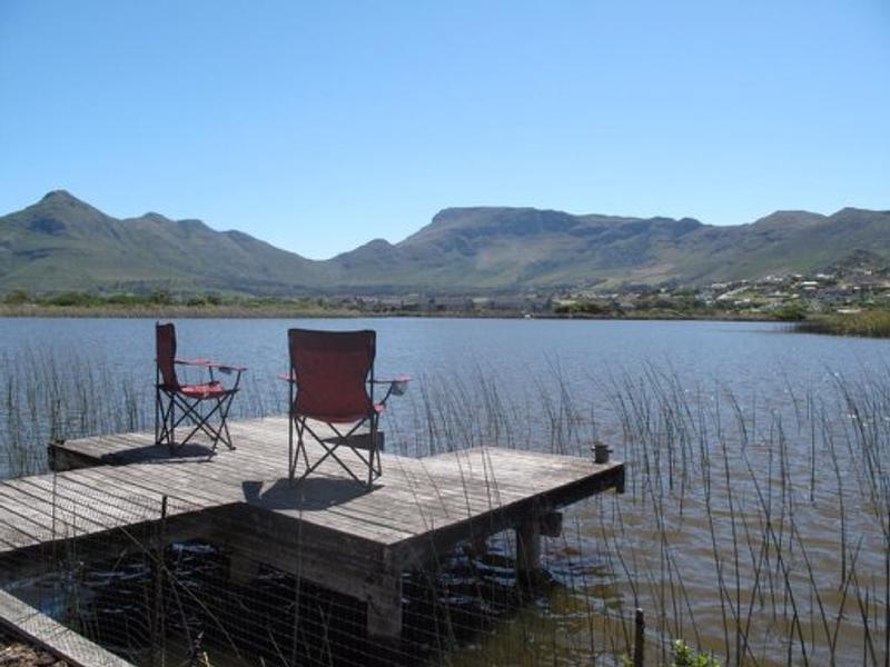 To Let 3 Bedroom Property for Rent in Lake Michelle Western Cape